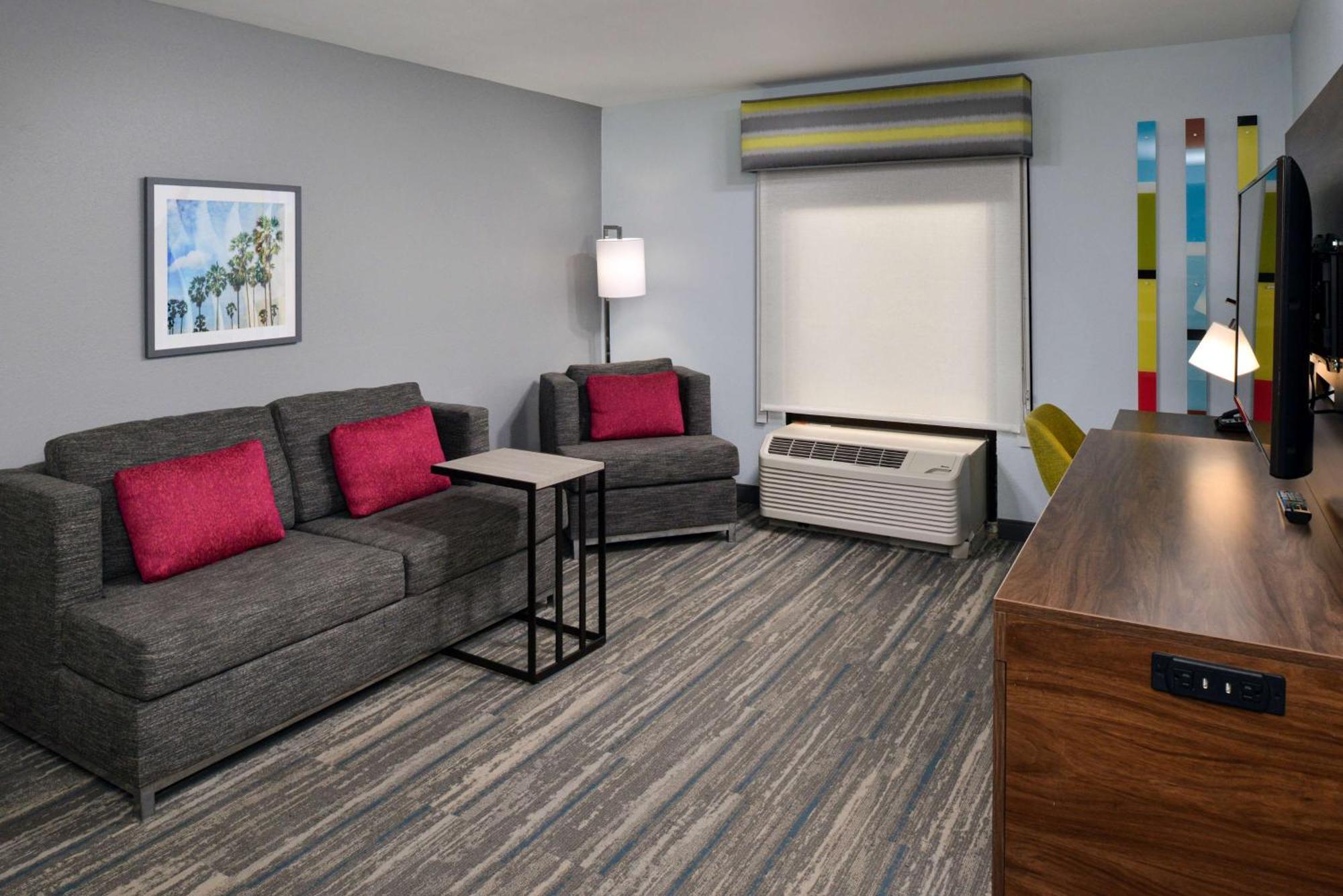 Hampton Inn By Hilton Panama City Beach Upper Grand Lagoon Exterior foto