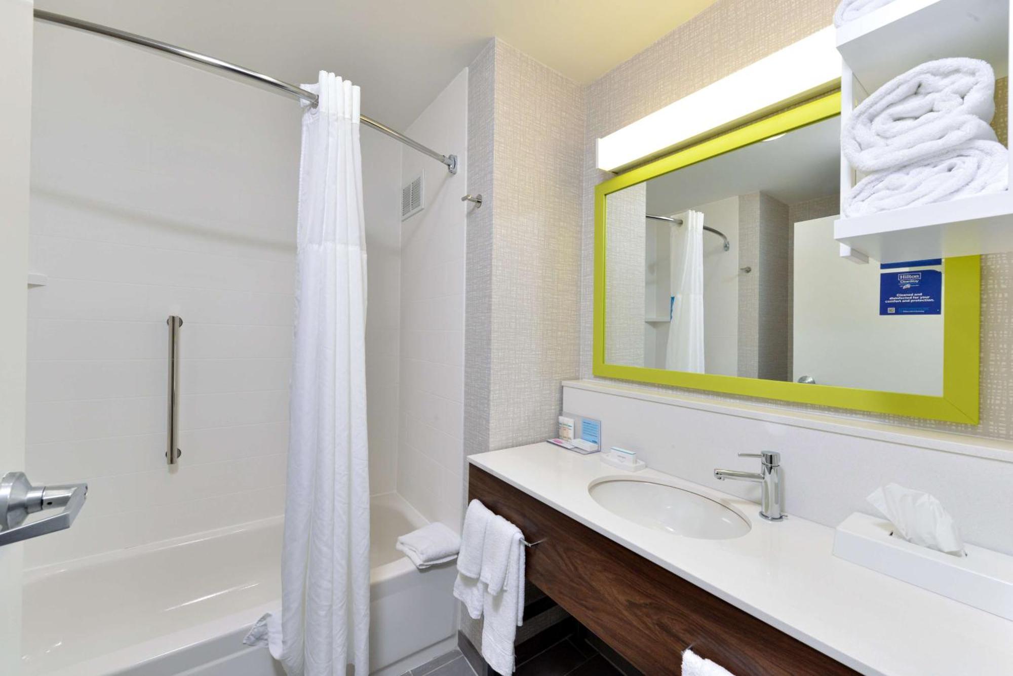 Hampton Inn By Hilton Panama City Beach Upper Grand Lagoon Exterior foto