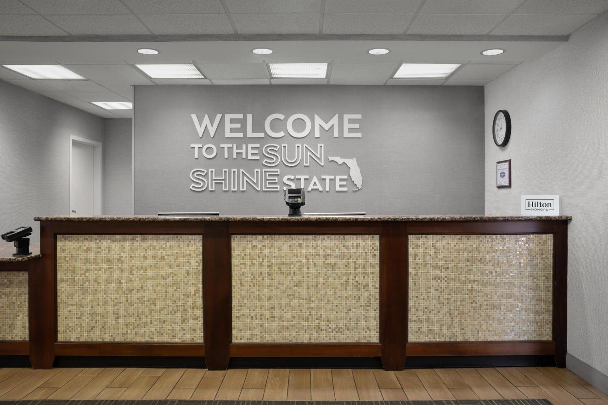Hampton Inn By Hilton Panama City Beach Upper Grand Lagoon Exterior foto